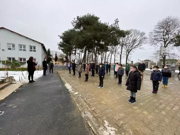İstanbul'da yüz yüze eğitim mahalle ve köy okullarında başladı İstanbul'da yüz yüze eğitim mahalle ve köy okullarında başladı