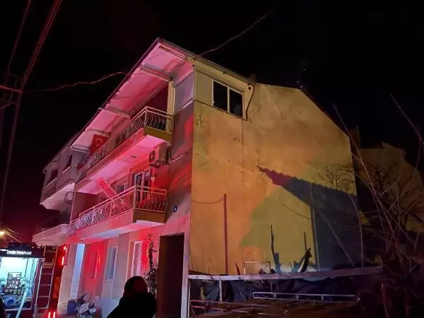 Son dakika haber | İzmir'de bir binanın çatı katında çıkan yangın korkuttu Son dakika haber | İzmir'de bir binanın çatı katında çıkan yangın korkuttu
