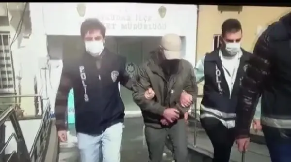 Kadıköy'de 7 ayrı hırsızlık olayından yakalanan şüphelinin hırsızlık anları kamerada Kadıköy'de 7 ayrı hırsızlık olayından yakalanan şüphelinin hırsızlık anları kamerada
