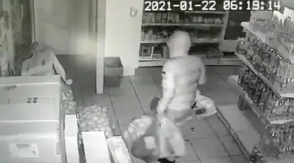 Kadıköy'de 7 ayrı hırsızlık olayından yakalanan şüphelinin hırsızlık anları kamerada Kadıköy'de 7 ayrı hırsızlık olayından yakalanan şüphelinin hırsızlık anları kamerada