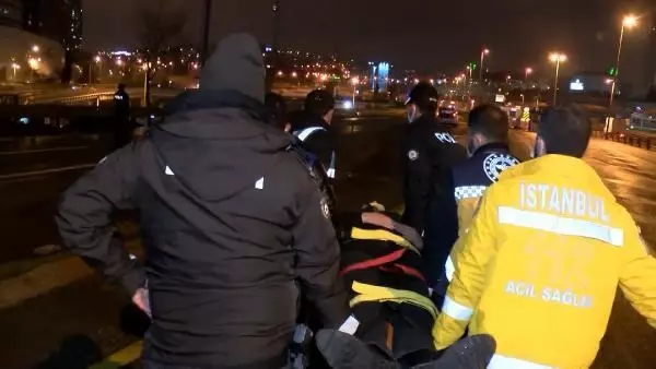 Kadıköy'de metrobüsle kafa kafaya çarpışmaktan son anda kurtuldu Kadıköy'de metrobüsle kafa kafaya çarpışmaktan son anda kurtuldu