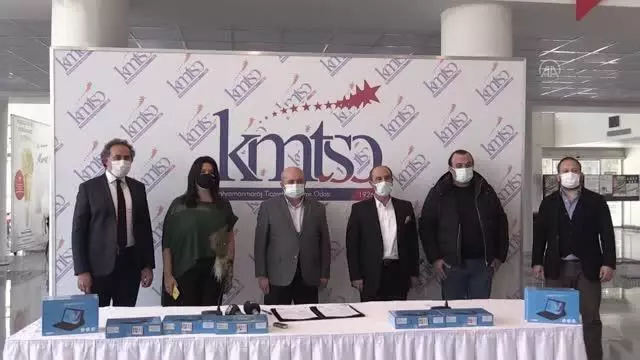 KAHRAMANMARAŞ - Uzaktan eğitime erişim sıkıntısı yaşayan 59 öğrenciye tablet KAHRAMANMARAŞ - Uzaktan eğitime erişim sıkıntısı yaşayan 59 öğrenciye tablet