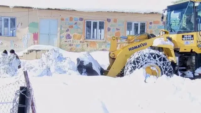Kar yağışı nedeniyle 228 yerleşim yerine ulaşım sağlanamıyor Kar yağışı nedeniyle 228 yerleşim yerine ulaşım sağlanamıyor