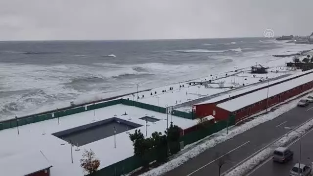 KASTAMONU - Etkili olan fırtına nedeniyle Karadeniz'de 4 metre yüksekliğinde dalgalar oluştu KASTAMONU - Etkili olan fırtına nedeniyle Karadeniz'de 4 metre yüksekliğinde dalgalar oluştu