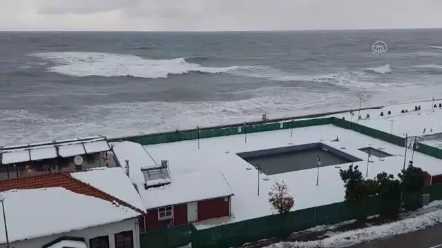 KASTAMONU - Etkili olan fırtına nedeniyle Karadeniz'de 4 metre yüksekliğinde dalgalar oluştu KASTAMONU - Etkili olan fırtına nedeniyle Karadeniz'de 4 metre yüksekliğinde dalgalar oluştu