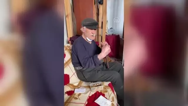 Son dakika: Kendisine aşı yapan ekibe meyle 'Ölürüm Türkiye'm' türküsünü çaldı Son dakika: Kendisine aşı yapan ekibe meyle 'Ölürüm Türkiye'm' türküsünü çaldı