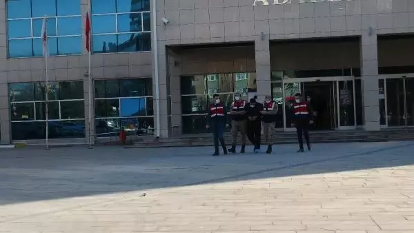 Son dakika gündem: Kırmızı bültenle aranan DEAŞ'lı terörist, Kilis'te yakalandı (2) Son dakika gündem: Kırmızı bültenle aranan DEAŞ'lı terörist, Kilis'te yakalandı (2)
