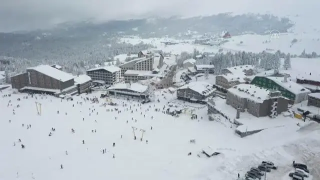 (VİDEO-GRAFİK) KIŞ TURİZMİNİN GÖZDE MERKEZLERİ - Kayak turizminin zirvesi: Uludağ (VİDEO-GRAFİK) KIŞ TURİZMİNİN GÖZDE MERKEZLERİ - Kayak turizminin zirvesi: Uludağ
