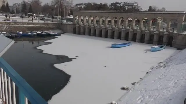 Son dakika haberi: Kıyıları buz tutan Beyşehir Gölü'ne yağan kar güzel görüntüler oluşturdu Son dakika haberi: Kıyıları buz tutan Beyşehir Gölü'ne yağan kar güzel görüntüler oluşturdu