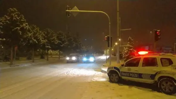 Kop Dağı'nda ulaşıma 'kar' engeli Kop Dağı'nda ulaşıma 'kar' engeli