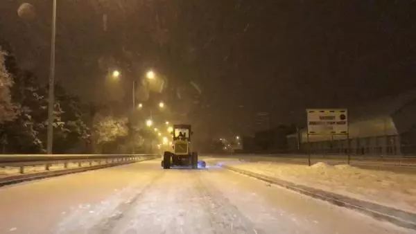Kop Dağı'nda ulaşıma 'kar' engeli Kop Dağı'nda ulaşıma 'kar' engeli