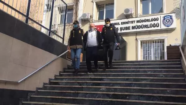Kuyumcudan 300 bin liralık ziynet eşyası çalan hırsız yakalandı Kuyumcudan 300 bin liralık ziynet eşyası çalan hırsız yakalandı
