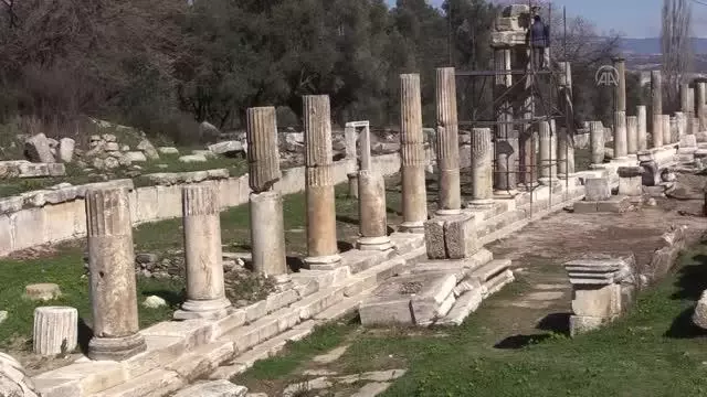 Son Dakika | Lagina Hekate Kutsal Alanı'nda 2 bin 50 yıllık sütunlar yeniden yükseliyor Son Dakika | Lagina Hekate Kutsal Alanı'nda 2 bin 50 yıllık sütunlar yeniden yükseliyor