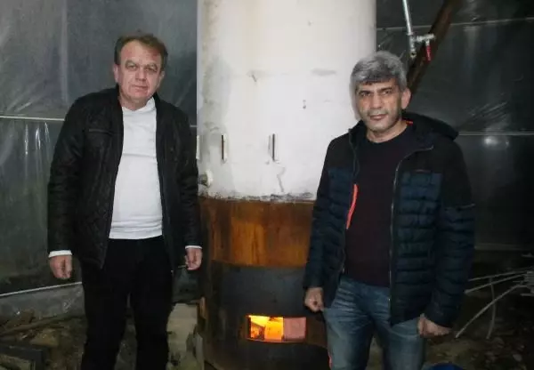 Manavgat'ta muz seralarında don nöbeti Manavgat'ta muz seralarında don nöbeti