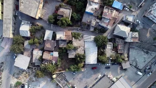 Türkiye'nin günlerce konuştuğu kazının yapıldığı ev, Google'da 'gizemli ev' olarak işaretlendi Türkiye'nin günlerce konuştuğu kazının yapıldığı ev, Google'da 'gizemli ev' olarak işaretlendi