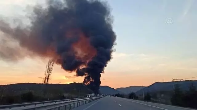 Son dakika haber | Manisa'da metal geri dönüşüm fabrikasında çıkan yangın söndürüldü Son dakika haber | Manisa'da metal geri dönüşüm fabrikasında çıkan yangın söndürüldü