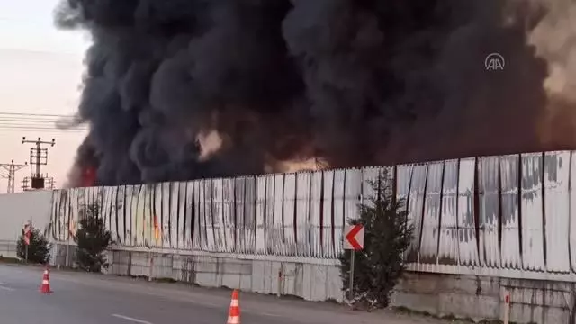 Son dakika haber | Manisa'da metal geri dönüşüm fabrikasında çıkan yangın söndürüldü Son dakika haber | Manisa'da metal geri dönüşüm fabrikasında çıkan yangın söndürüldü