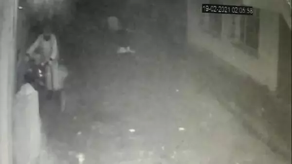 Son dakika haberleri | Motosiklet hırsızlığı güvenlik kamerasında Son dakika haberleri | Motosiklet hırsızlığı güvenlik kamerasında
