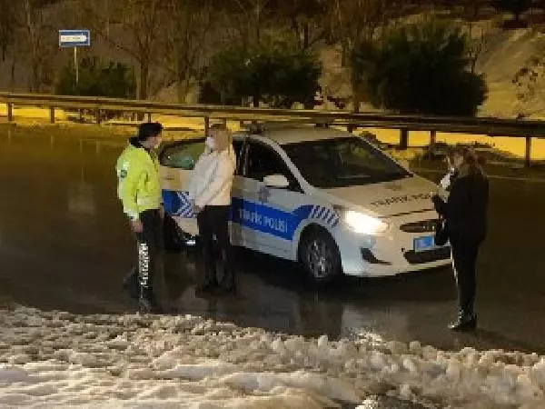 Son dakika! Müşterinin dikkati taksideki uyuşturucuyu yakalattı, 2 taksici gözaltında Son dakika! Müşterinin dikkati taksideki uyuşturucuyu yakalattı, 2 taksici gözaltında