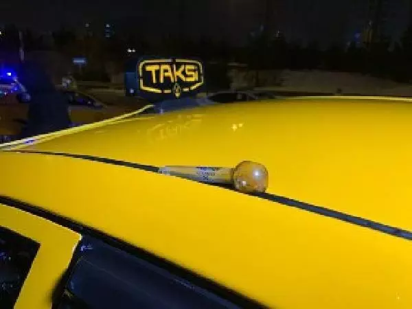 Son dakika! Müşterinin dikkati taksideki uyuşturucuyu yakalattı, 2 taksici gözaltında Son dakika! Müşterinin dikkati taksideki uyuşturucuyu yakalattı, 2 taksici gözaltında