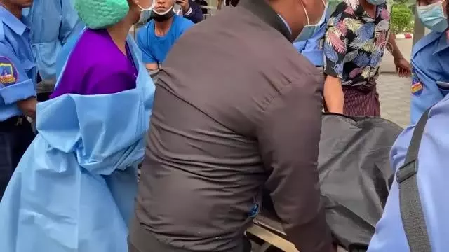 Son dakika haber! Myanmar'da polisin müdahalesi sonucu yaralanan protestocu yaşamını yitirdi Son dakika haber! Myanmar'da polisin müdahalesi sonucu yaralanan protestocu yaşamını yitirdi