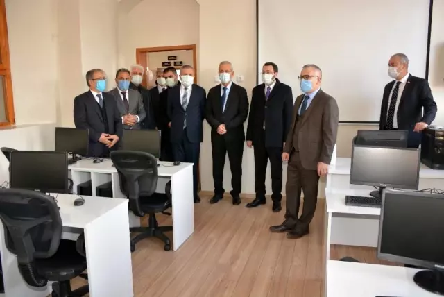 Kurulan atölyelerde dezavantajlı kesimlere mesleki eğitim verilecek Kurulan atölyelerde dezavantajlı kesimlere mesleki eğitim verilecek