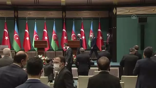 Oktay: 'Azerbaycan'la imzaladığımız protokol ve eylem planı, 15 milyar dolarlık ticaret hacmi hedefi için önemli bir aşama' Oktay: 'Azerbaycan'la imzaladığımız protokol ve eylem planı, 15 milyar dolarlık ticaret hacmi hedefi için önemli bir aşama'