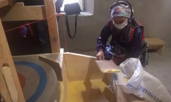 Onarılan 4 asırlık su değirmeni dualarla açıldı Onarılan 4 asırlık su değirmeni dualarla açıldı