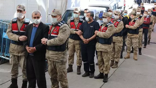 Ormanda kafası ezilmiş halde bulunan operatörün, yasak aşk nedeniyle öldürüldüğü ortaya çıktı Ormanda kafası ezilmiş halde bulunan operatörün, yasak aşk nedeniyle öldürüldüğü ortaya çıktı