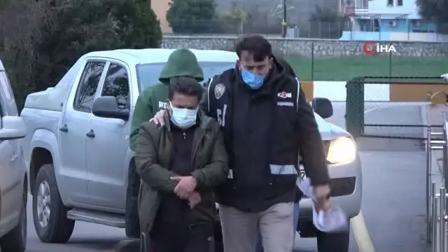 Son dakika 3. sayfa: Reçete çetesine operasyon: 46 gözaltı kararı Son dakika 3. sayfa: Reçete çetesine operasyon: 46 gözaltı kararı