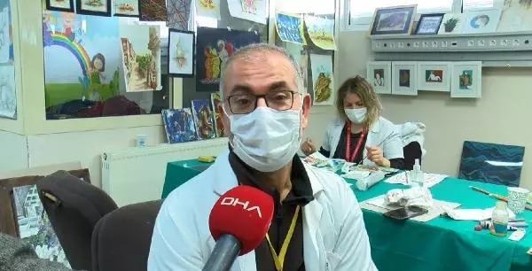 Sağlık çalışanları, resim yaparak koronavirüs stresinden uzaklaşıyor Sağlık çalışanları, resim yaparak koronavirüs stresinden uzaklaşıyor