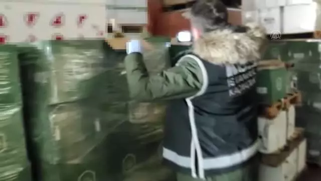 Sahte içki operasyonunda 3 kişi gözaltına alındı Sahte içki operasyonunda 3 kişi gözaltına alındı
