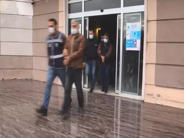 Şanlıurfa ve Adana'da yasa dışı bahis operasyonu: 20 gözaltı Şanlıurfa ve Adana'da yasa dışı bahis operasyonu: 20 gözaltı
