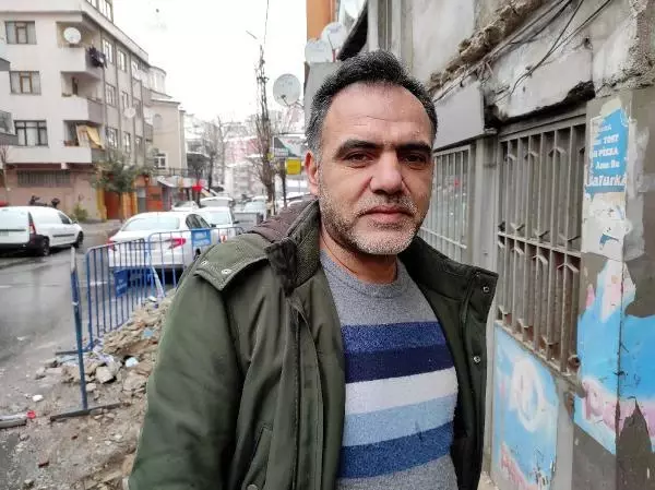 Şişli'de balkon çöktü; o anlar kamerada Şişli'de balkon çöktü; o anlar kamerada