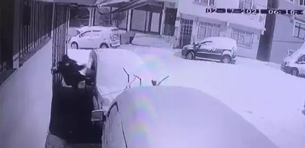 Sultanbeyli'nde otomobilden hırsızlık yapan şüpheli kamerada Sultanbeyli'nde otomobilden hırsızlık yapan şüpheli kamerada