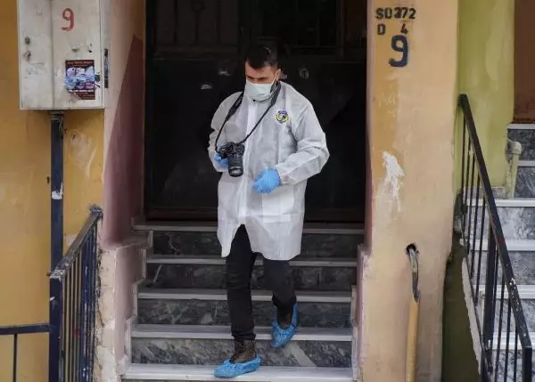 Son dakika haberleri! Sultangazi'de silahlı kavga; Bacağından vuruldu seke seke böyle kaçtı Son dakika haberleri! Sultangazi'de silahlı kavga; Bacağından vuruldu seke seke böyle kaçtı