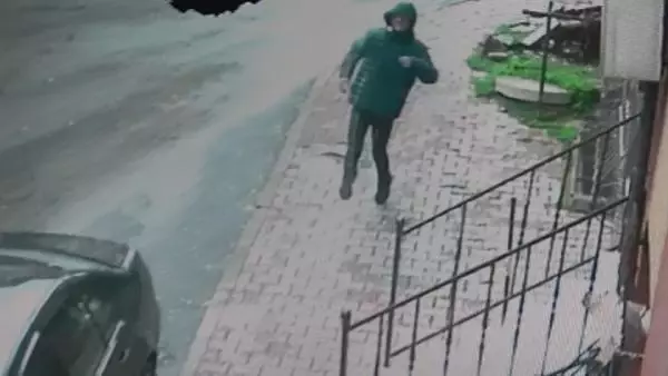 Son dakika haberleri! Sultangazi'de silahlı kavga; Bacağından vuruldu seke seke böyle kaçtı Son dakika haberleri! Sultangazi'de silahlı kavga; Bacağından vuruldu seke seke böyle kaçtı