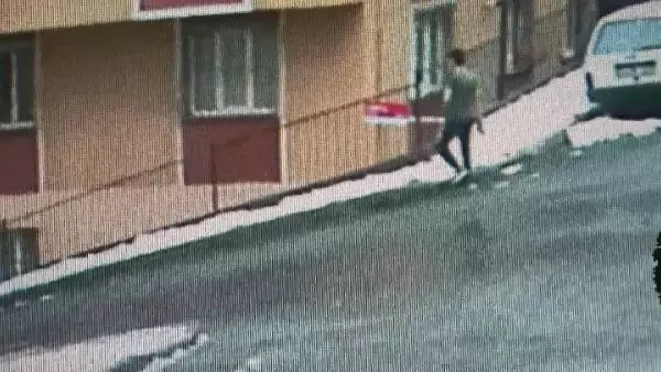 Son dakika haberleri! Sultangazi'de silahlı kavga; Bacağından vuruldu seke seke böyle kaçtı Son dakika haberleri! Sultangazi'de silahlı kavga; Bacağından vuruldu seke seke böyle kaçtı