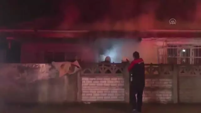Son dakika... Suriyeli ailenin kaldığı ev yangında hasar gördü Son dakika... Suriyeli ailenin kaldığı ev yangında hasar gördü