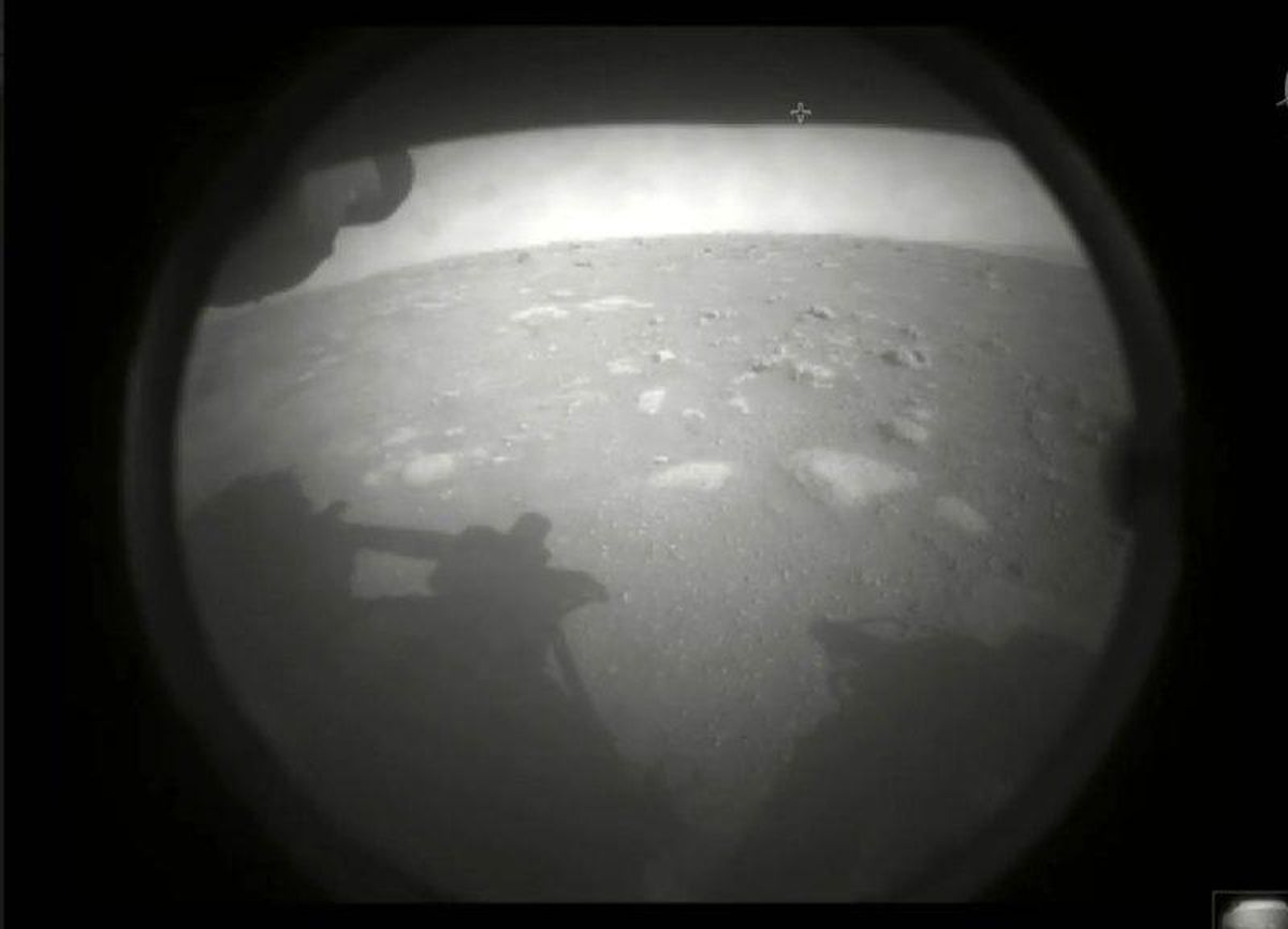 'Azim' Mars'a indi, canlı yayını 1.5 milyon kişi takip etti! Geçmiş yaşam izlerini araştıracak
