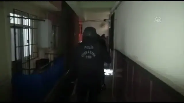 Terör örgütü DEAŞ'a yönelik operasyonda 9 şüpheli yakalandı Terör örgütü DEAŞ'a yönelik operasyonda 9 şüpheli yakalandı
