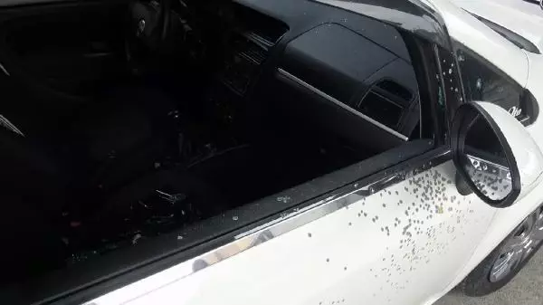 Tuğba'nın otomobiline silahlı saldırıda 2 kişi tutuklandı Tuğba'nın otomobiline silahlı saldırıda 2 kişi tutuklandı