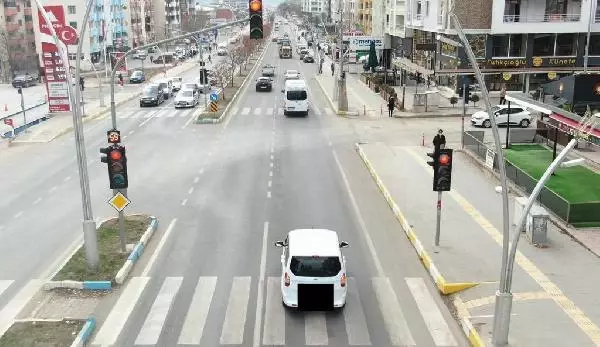 Tunceli'de dronlu trafik denetiminde 21 sürücüye ceza Tunceli'de dronlu trafik denetiminde 21 sürücüye ceza