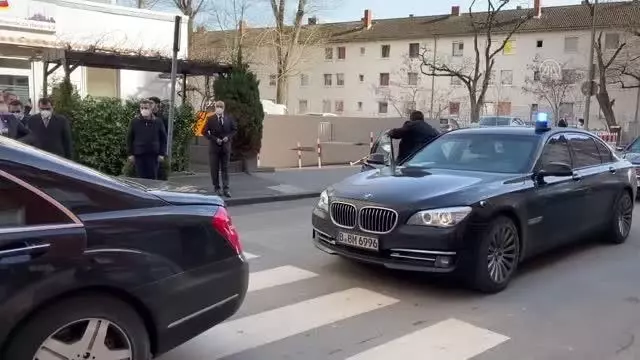 Türkiye'den gelen heyet, Hanau saldırısı kurbanlarının yakınlarıyla görüştü Türkiye'den gelen heyet, Hanau saldırısı kurbanlarının yakınlarıyla görüştü