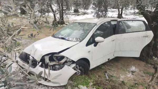 Yaralı kadını, itfaiye eri sırtında ambulansa taşıdı Yaralı kadını, itfaiye eri sırtında ambulansa taşıdı