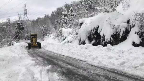 Kar yağışı etkili oluyor Kar yağışı etkili oluyor
