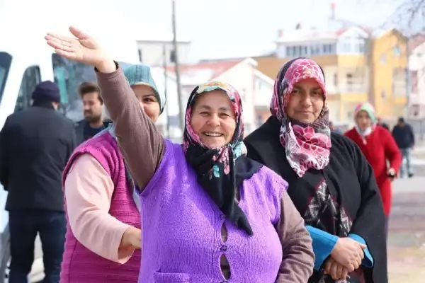 Aksaray'da, evde kalanlara mehter takımından konser Aksaray'da, evde kalanlara mehter takımından konser