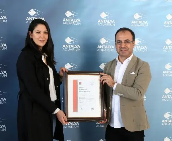 Antalya Akvaryum'a 'Güvenli Turizm' sertifikası Antalya Akvaryum'a 'Güvenli Turizm' sertifikası