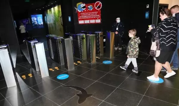 Antalya Akvaryum'a 'Güvenli Turizm' sertifikası Antalya Akvaryum'a 'Güvenli Turizm' sertifikası
