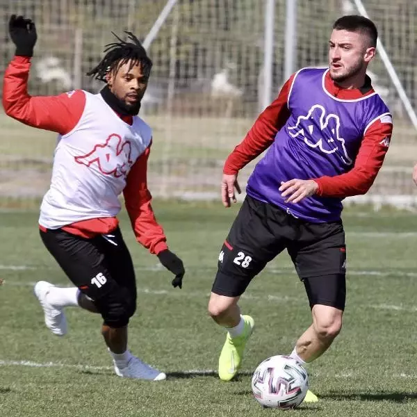 Antalyaspor 3 eksikle Gaziantep deplasmanında Antalyaspor 3 eksikle Gaziantep deplasmanında